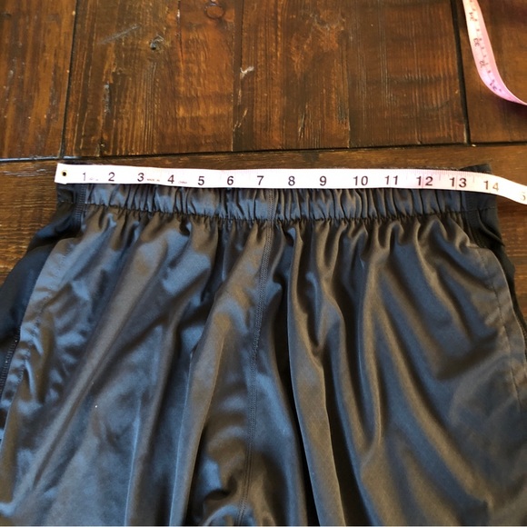 Nike Sz M Basketball Shorts Pockets 10" Charcoal Grey Black Swoosh Drawstring - Picture 3 of 7